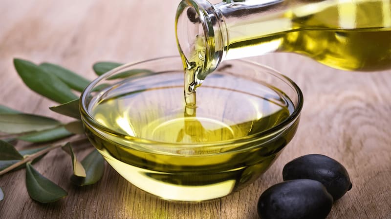 تصویر 4 از روغن زیتون اصل طارم با عطر طبیعی زیتون